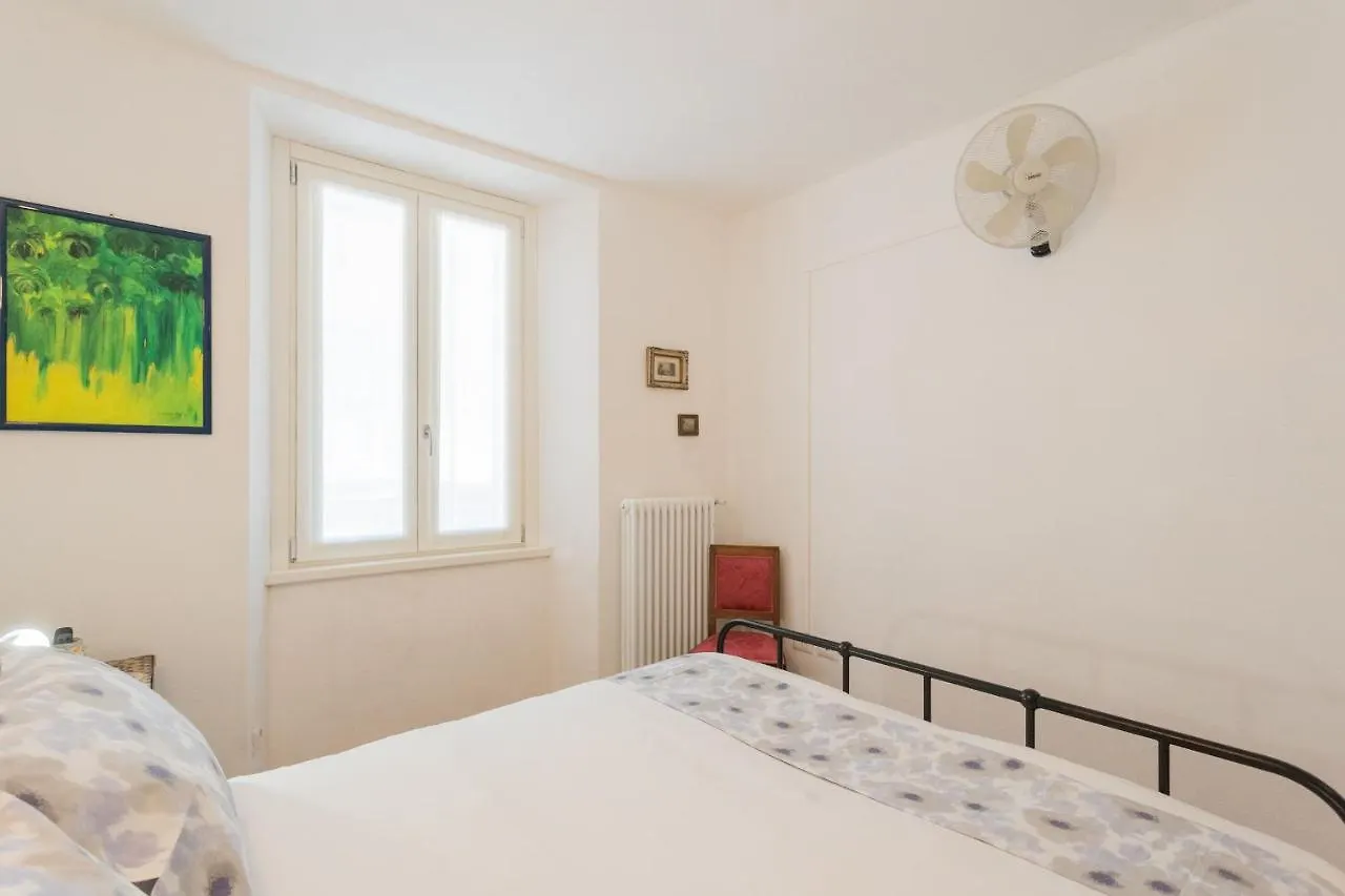 Da Pia In Historycal Como City Centre By Rent All Como 0*,  Italien
