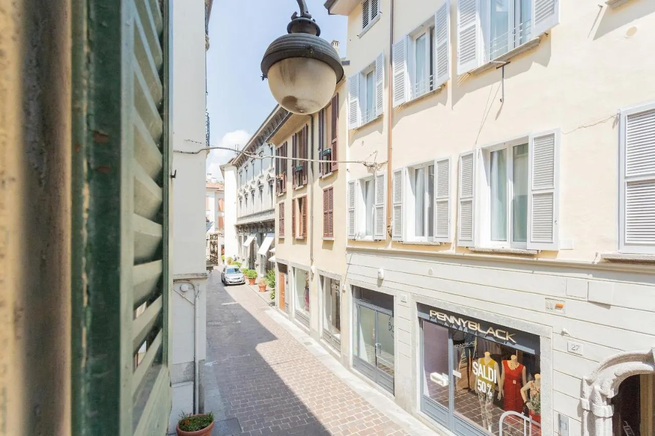 Da Pia In Historycal Como City Centre By Rent All Como